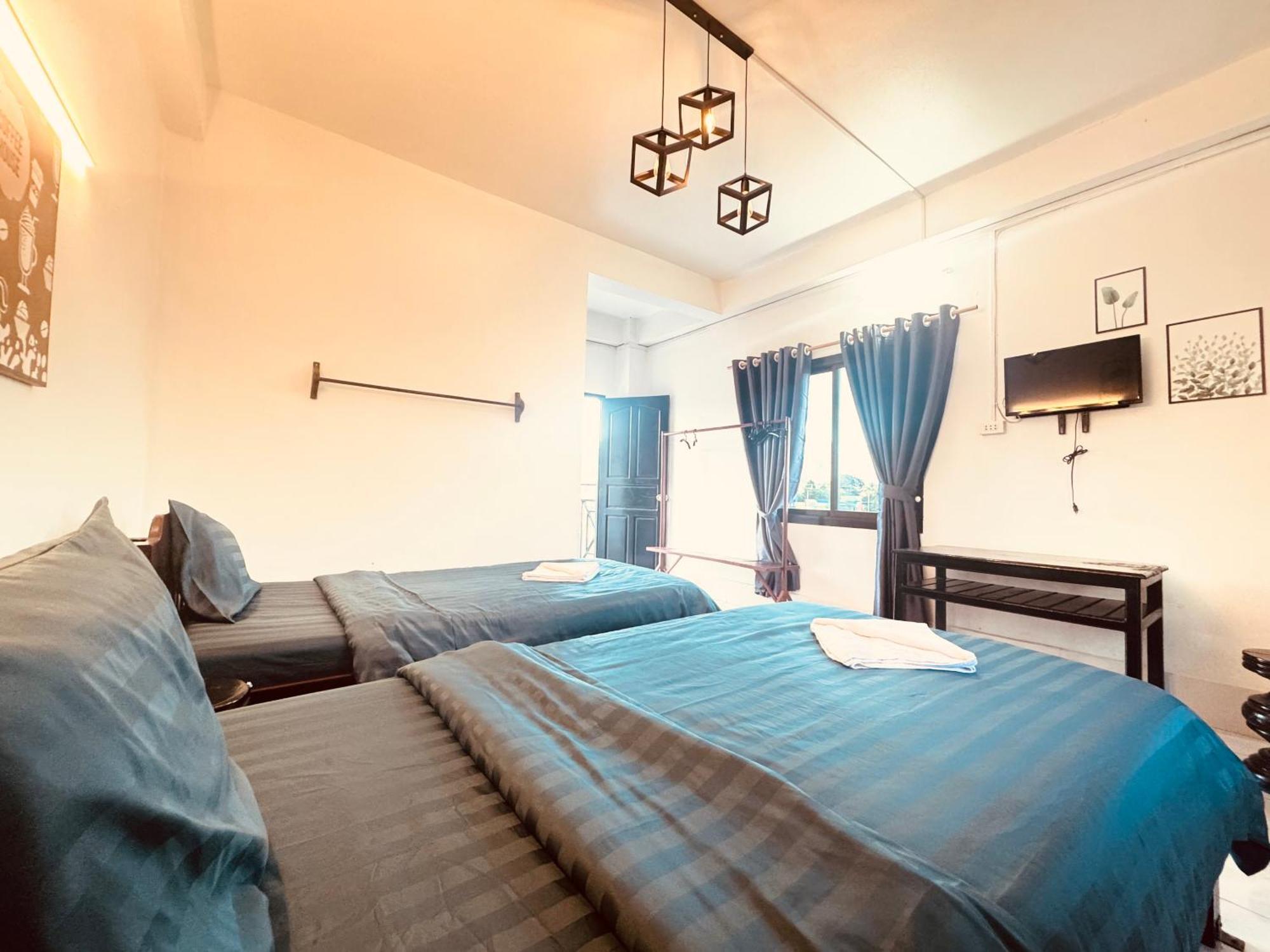 Vang Vieng Backpackers Hostel Extérieur photo